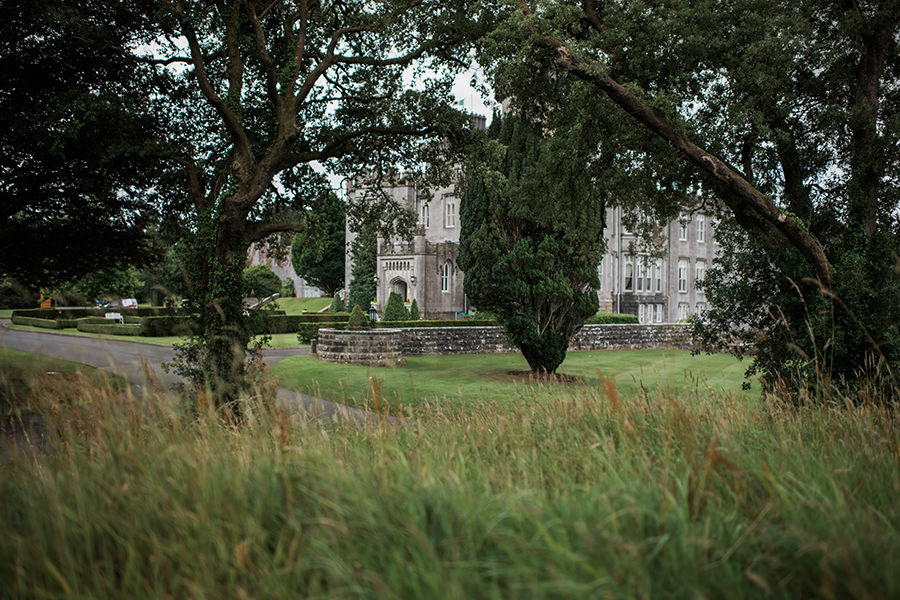 same-sex-wedding_outdoor-wedding_dromolonad-castle_01