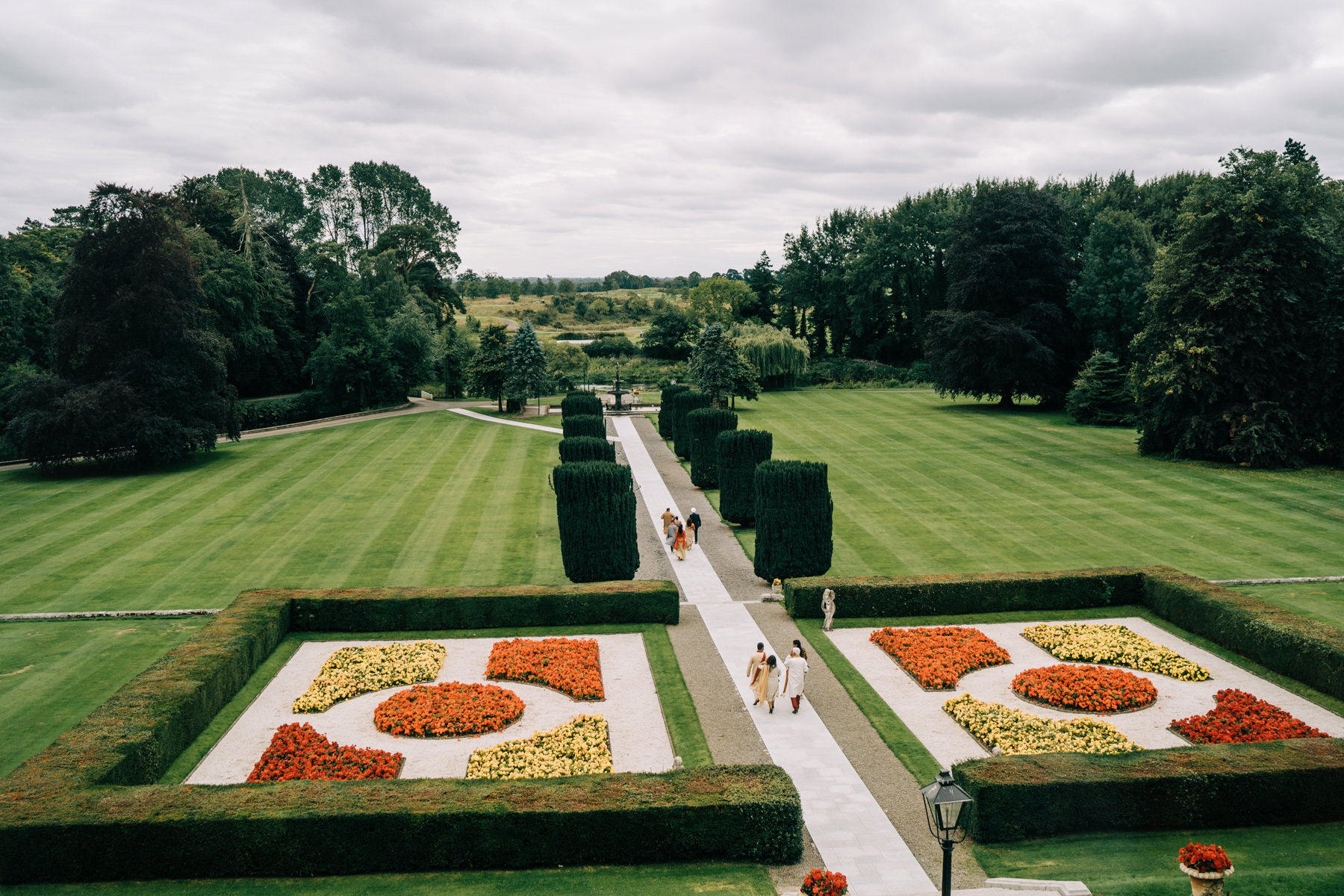 Vibrant Hindu Irish wedding photography | The K Club wedding venue 48