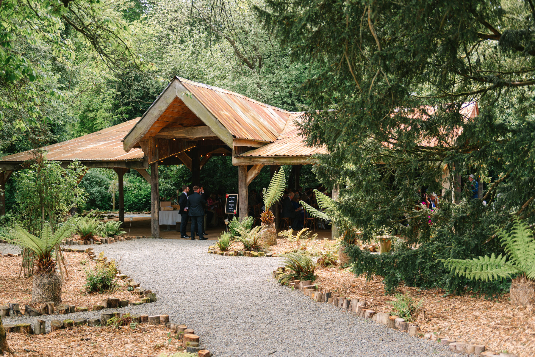 Martinstown House wedding - summertime fun celebrations for Marnie and Francis 11