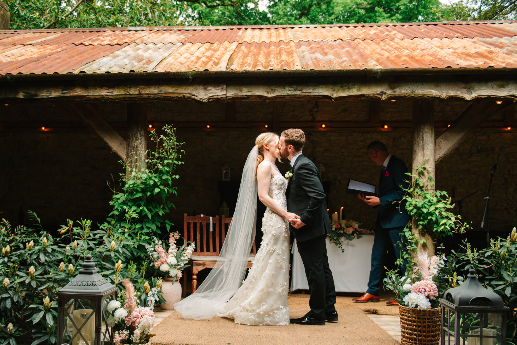 Martinstown House wedding - summertime fun celebrations for Marnie and Francis 18