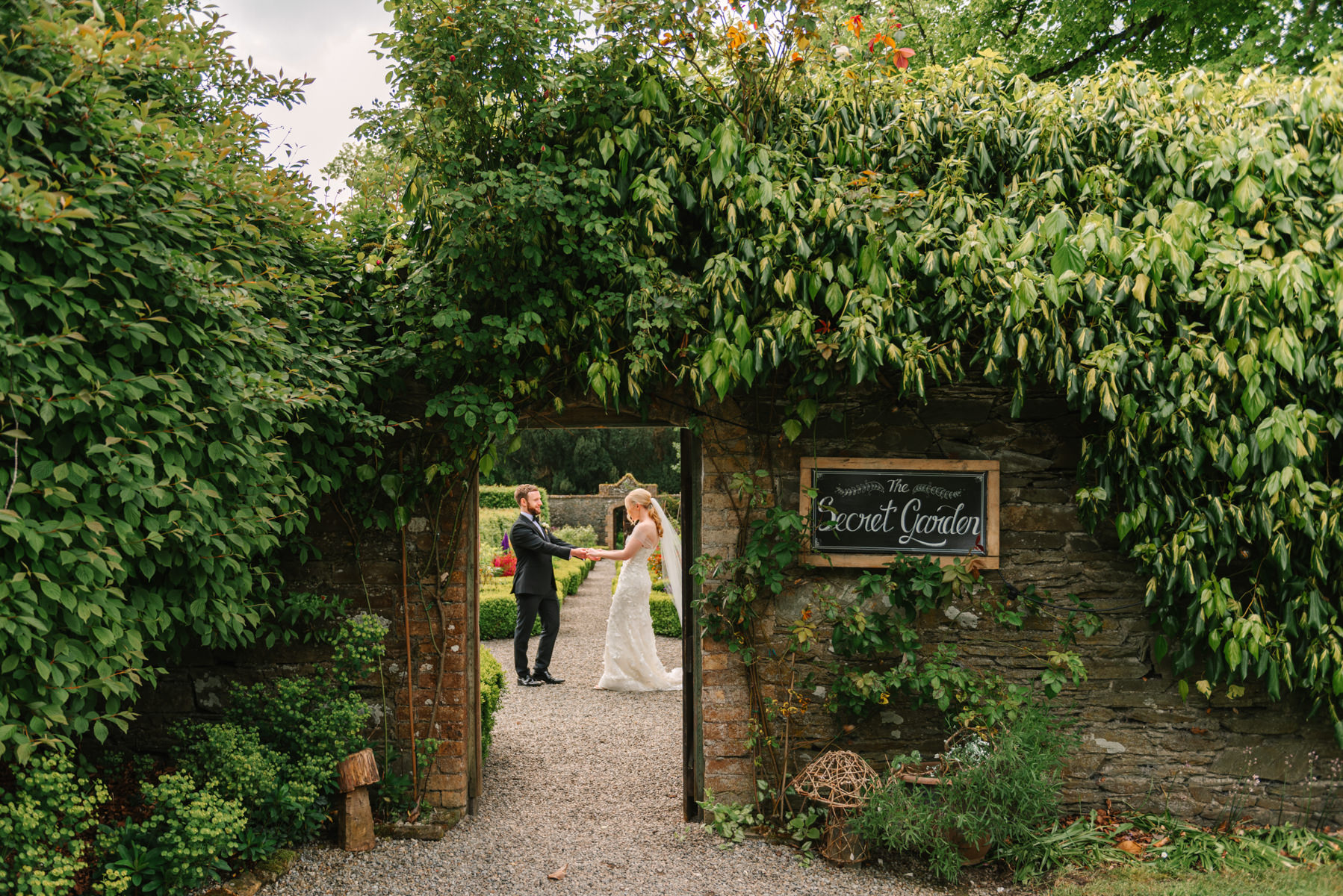 Martinstown House wedding - summertime fun celebrations for Marnie and Francis 37