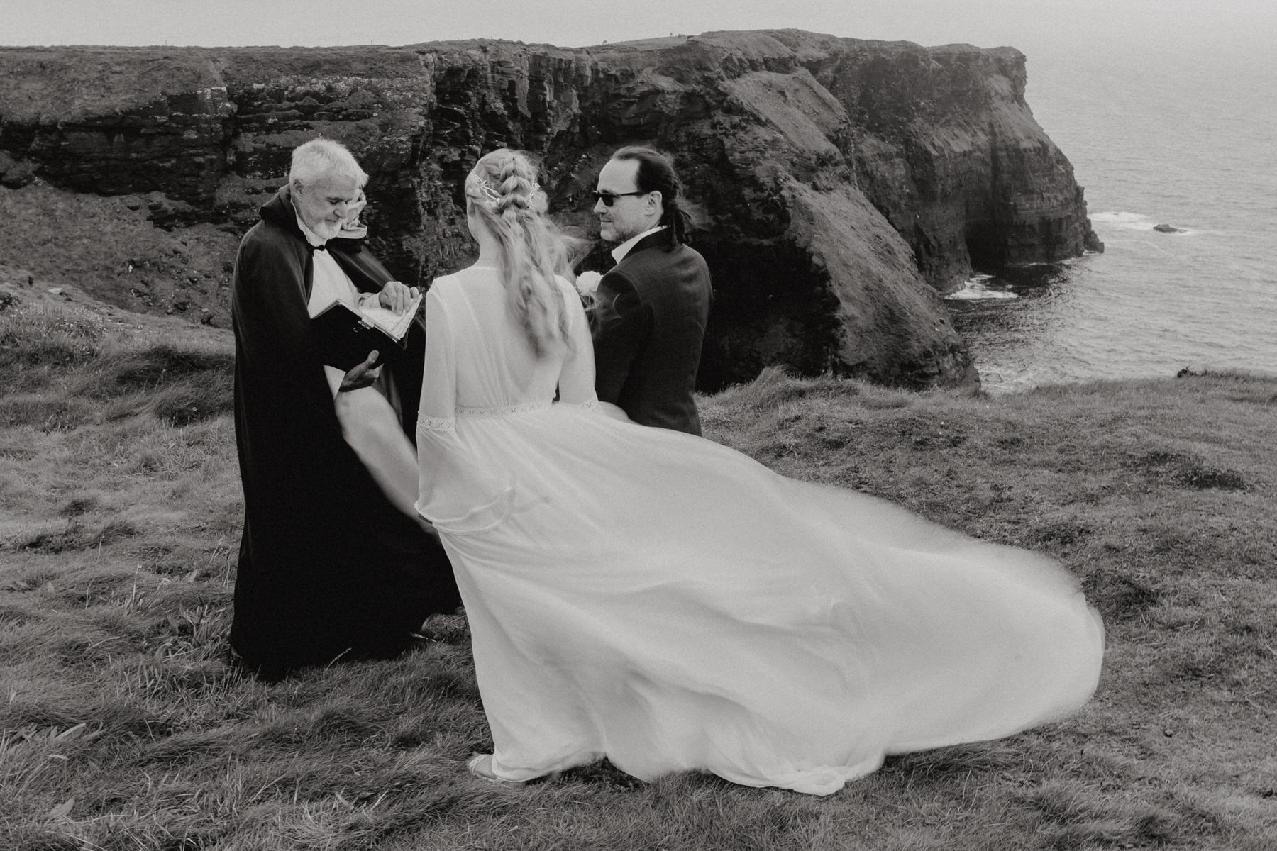 Cliffs of Moher Elopement - Steffi and Martin's perfect wedding day 28