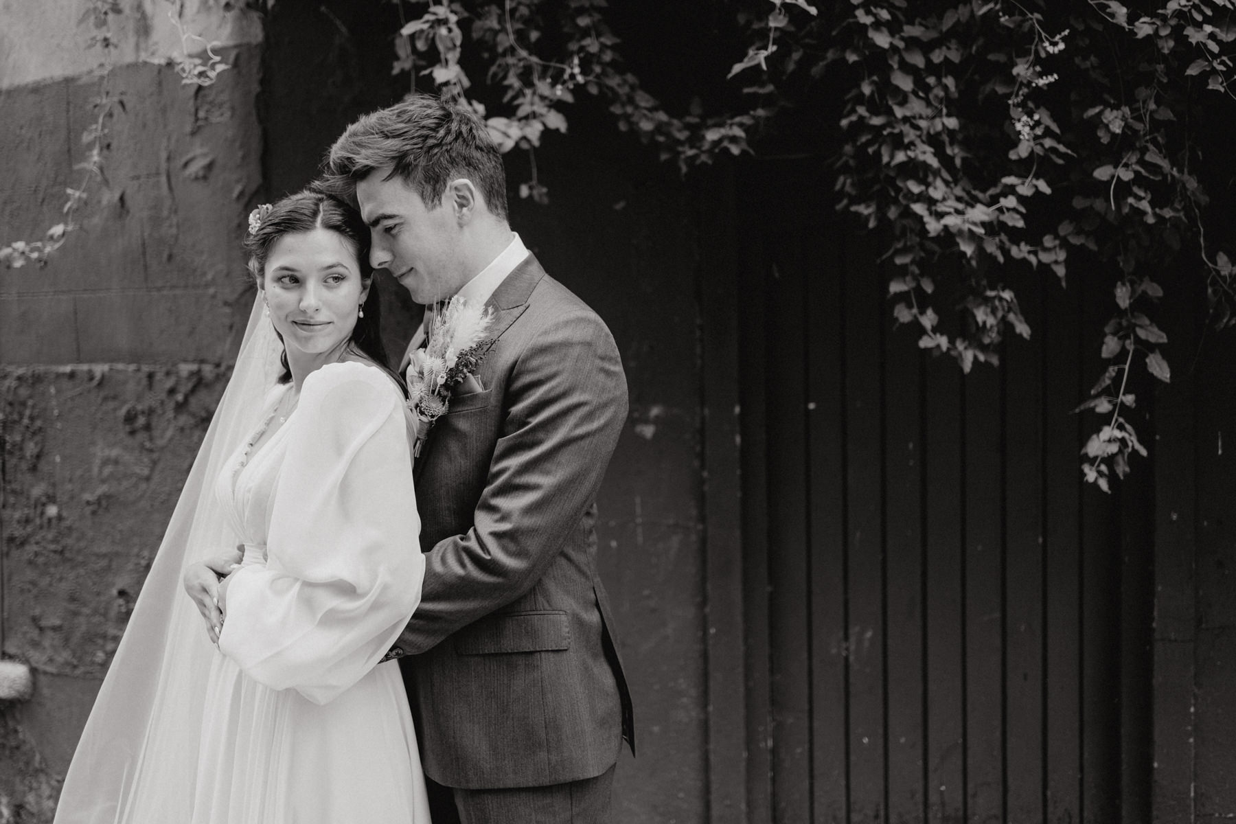 Smock Alley Theatre Wedding - Catalina & David's simple, beautiful wedding 40